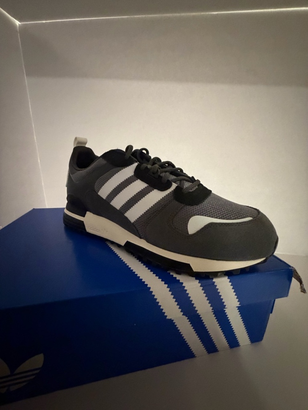 Adidas ZX 700 HD Gray White Sneakers Mens 11 New w/Box